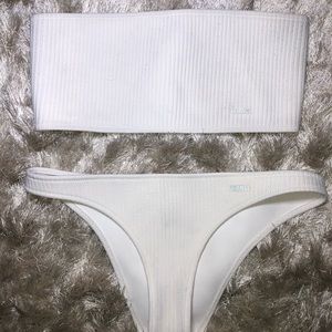 white triangl twinnie bikini